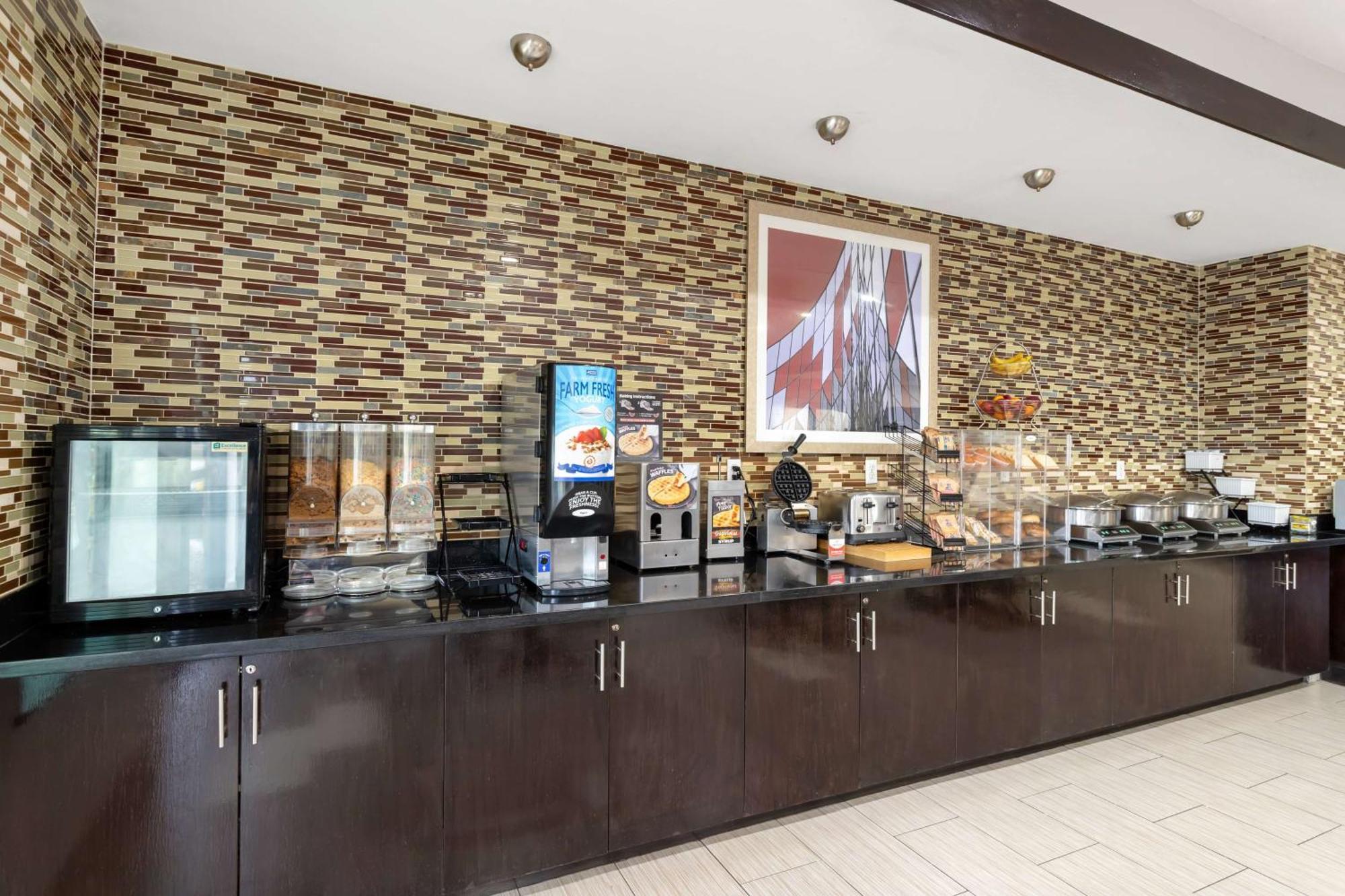 Best Western Casino Inn Vinton Bagian luar foto